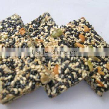 Automatic continuous cutting machine sesame seed candy