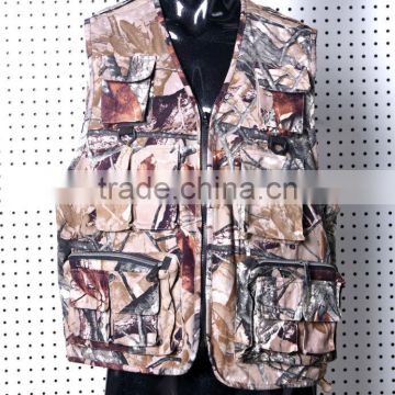 2016 Latest design factory supply camouflage fishing vest for outdoor sport