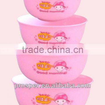 pink plastic bowl with different size