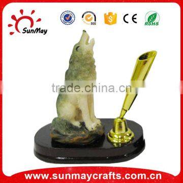 polyresin wolf table pen holder