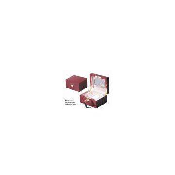 Jewellery box with movable inner tray