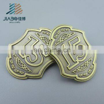  china suppliers custom metal made funny cloth badges