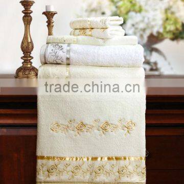 towels set with lace and embroidery