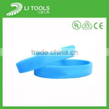 Pure White and Translucence Rubber North Skull Gps Bracelet for Children photo-5