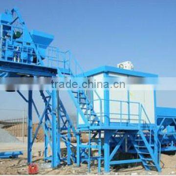 Mobile self loading mobile concrete mixer