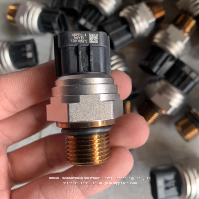 Original Hitachi High Pressure Sensor 4703324 for Construction Machinery Parts ZX200-5G/ZX200-5A/ZX200-5B/ZX225US/ZX145W