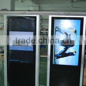 Solar Mobile Phone Charging Kiosk photo-4