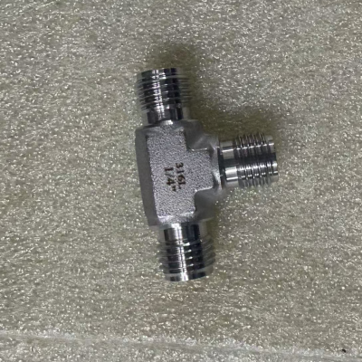 VCR Male Thread Tee Fitting With Customizable Thread Sizes for OEM Applications