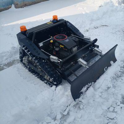 Agricultura industrial. Cortacésped RC de un solo cilindro accionado a gasolina VTLM800. Funciona como pala de nieve. Altura de corte ajustable de 60