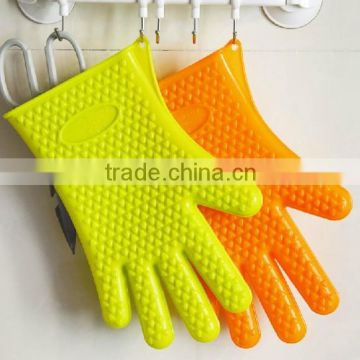 Heat and slip resistant five finger design silicone oven glove