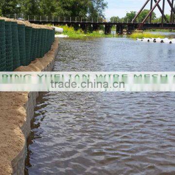 Flood barrier / hesco barrier
