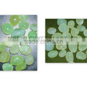 LIGHT PERRIDIOTE ONYX DYED TUMBLED PEBBLES STONE