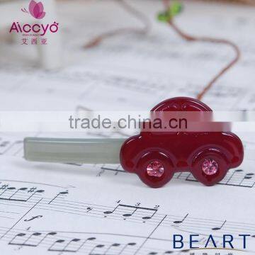 Curved hair bobby pin in fashionable car design