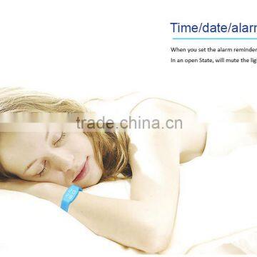 Sleep monitor smart wristband with usb chargeable battery