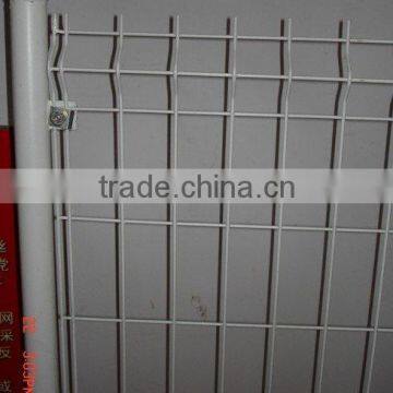 wire mesh fence