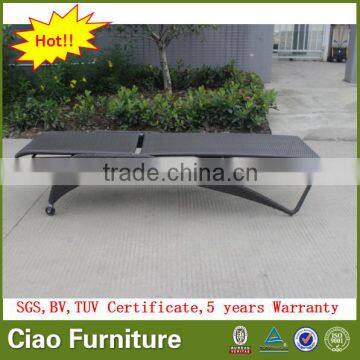 Outdoor Rattan Chaise Lounge Furntiure Beach Sun Lounger With Wheels photo-3