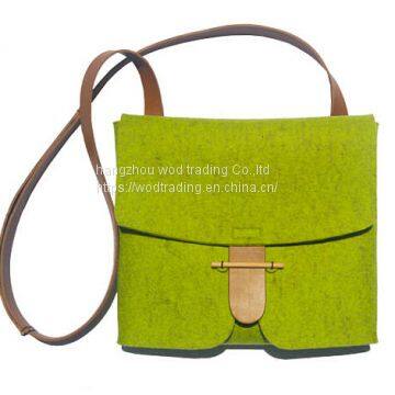 felt crossbody bag with leather strps from China factory