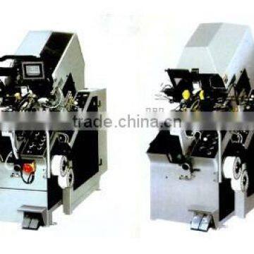 Automatic shoe toe lasting machine