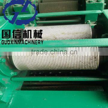 Double roller extruding granulator