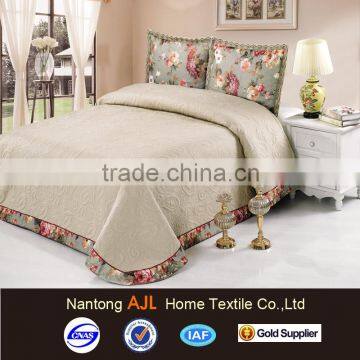 2015100% cotton quilted embroidered bedspread
