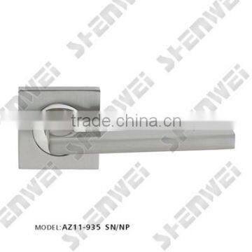 AZ11-935 SN/CP zinc door handle on Squared Rose