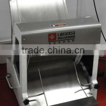 Automatic bread slicer