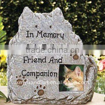 Cats Memorial Markers have space for a photo of a late friend, family member or pet