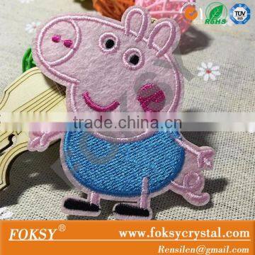 Customized design Embroidered Pepe pig patch for kids