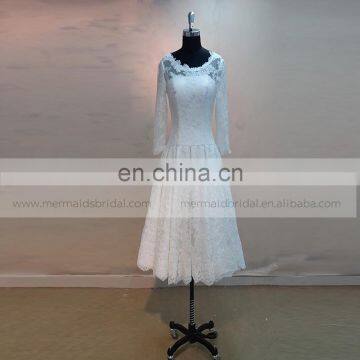 Gorgeous A-line Scoop Neck Long Sleeve Wedding Dress Knee Length