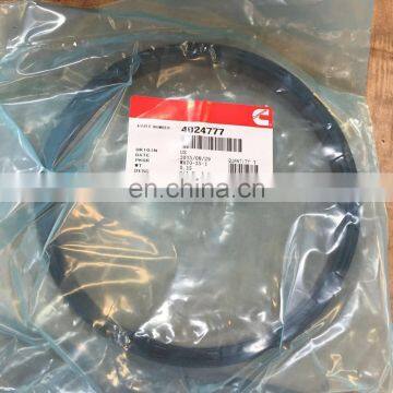 M11 4024777 oil seal