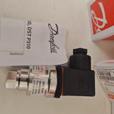 060G3958 AKS3000 Danfoss pressure sensor, 0-30 bar, 4-20mA. Pressure interface 7/16-20 UNF Female