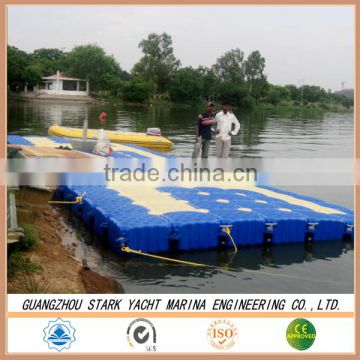 Modular plastic floating dock platform