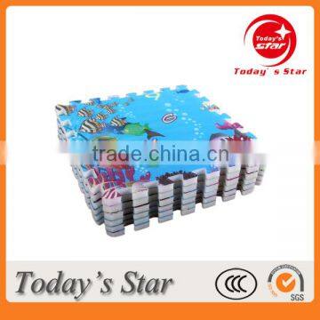 Interlocking floor set