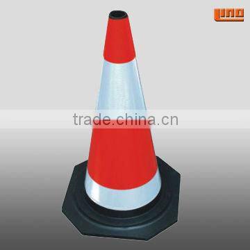 28" traffic cone with two reflectors