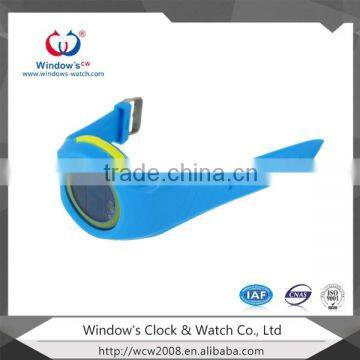 Factory Multifuntional Fashion Sport LCD Digital Analog Watch photo-2