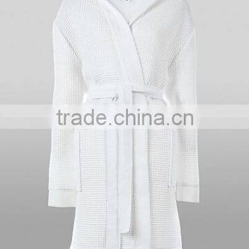 Lastest Fashion Design European Luxury Embroidered Flannel Hotel Bathrobe photo-6
