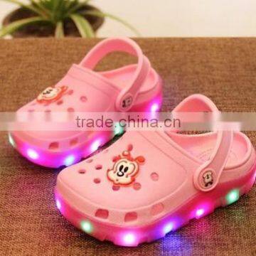 Hot Sale Comfortable Lovely Cartoon Led Light up Kids Shoes photo-2