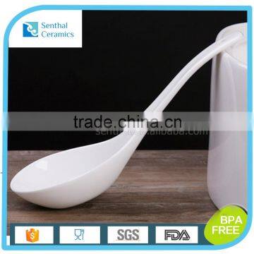 Whloe sale white ceramic big soup spoon for home hotel