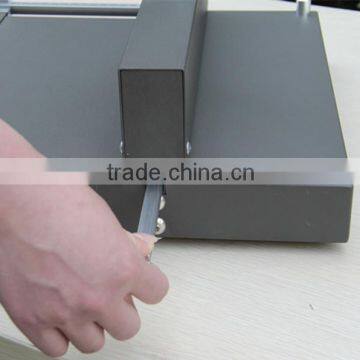 Homeuse portable manual paper creasing and folding machine