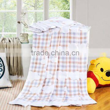 Alibaba china 100% cotton white cloud printed moving soft summer home use plaid made in China towel blanket