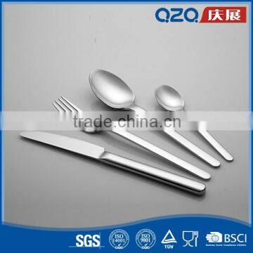 Family reunions use wholesale flatware sets elegant dinnerware