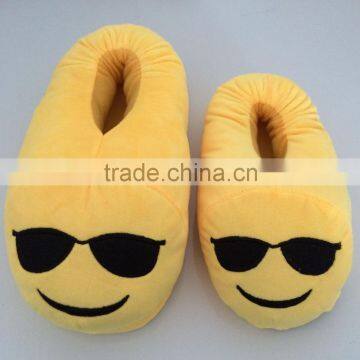 Factory Supply Custom Cute Plush Emoji Slipper For Adults Kids Fluffy Cute Plush Indoor Emoji Slippers