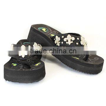 Rhinestone fleur de lis concho studded women western flip flops wholesale