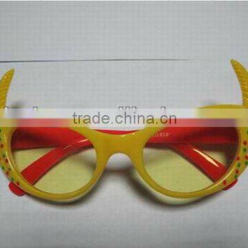 cheap yellow plastic party glasses