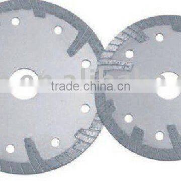 Hot pressed diamond saw blade