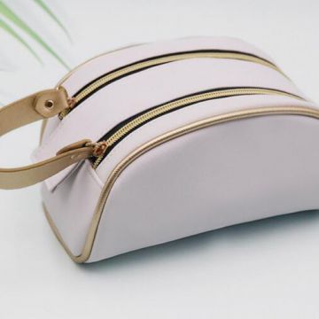 China Ready To Ship 2019 New Wholesale Cross Textured PU Cosmetic Handbag With Double Zipper