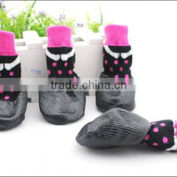 2014 new fashion dog rubber silicone pet socks/pet anti-slip shoe socks