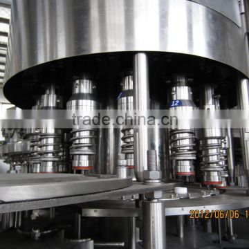 Carbonated beverage filling machine