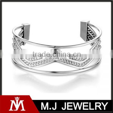 2016 latest new design stainless steel silver open cuff bangle for women engraved jewelry