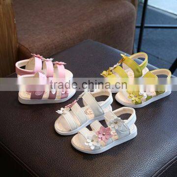 Zm35397a China Factory Cheap Kids Shoes Fashion Flower Sandals